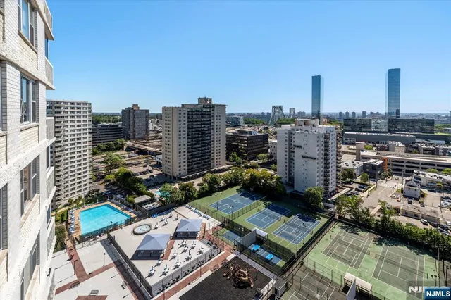 $480,000 | 2000 Linwood Avenue, Unit 21R, Fort Lee, NJ 07024