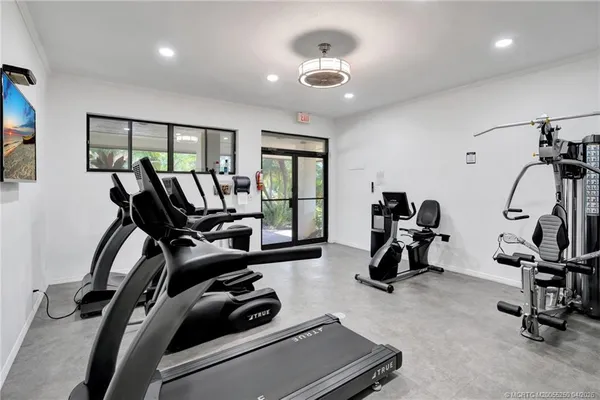 $2,300 | 511 Southwest South River Drive, Unit 207, Stuart, FL 34997