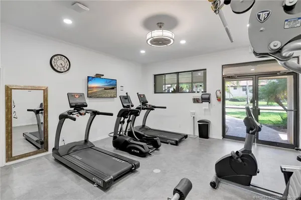 $2,300 | 511 Southwest South River Drive, Unit 207, Stuart, FL 34997