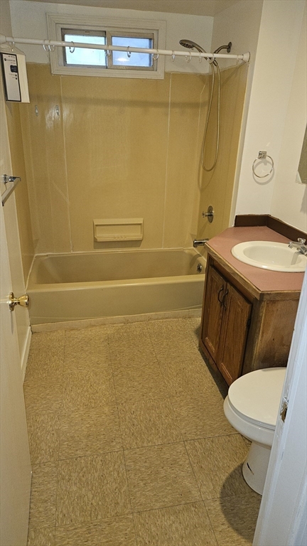 47 Lansing Place Springfield, MA 01108 - Photo 12 of 17 Gallery Image 12