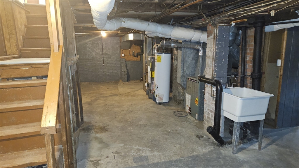 47 Lansing Place Springfield, MA 01108 - Photo 14 of 17 Gallery Image 14