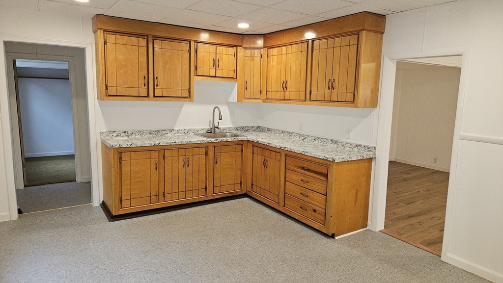 47 Lansing Place Springfield, MA 01108 - Photo 3 of 17 Gallery Image 3