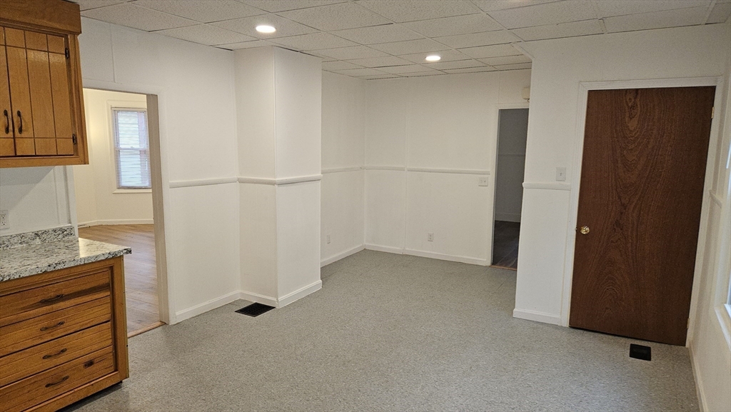 47 Lansing Place Springfield, MA 01108 - Photo 4 of 17 Gallery Image 4
