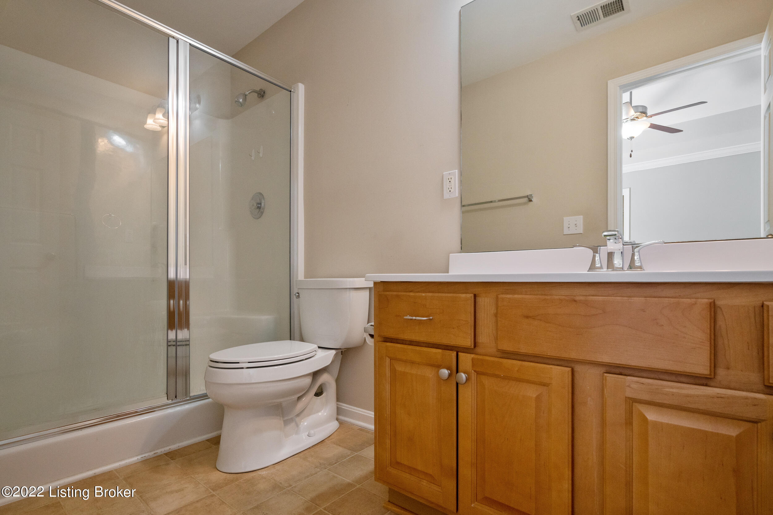 6424 Renate Road Louisville, KY 40291 - Photo 9 of 17 09