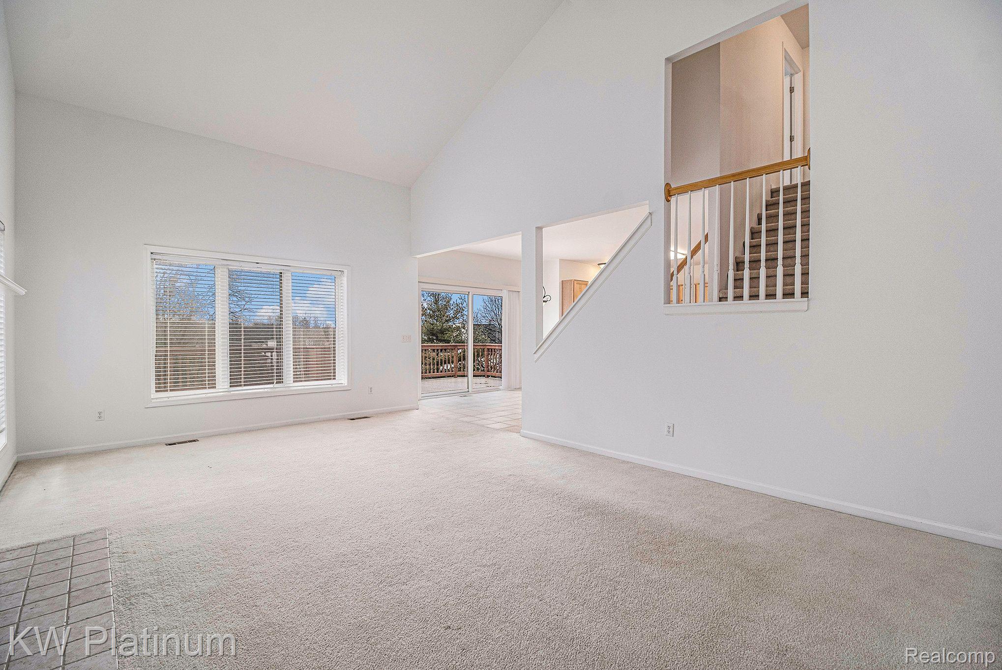 1215 Putnam Circle Rochester, MI 48307 - Photo 7 of 28 Gallery Image 7