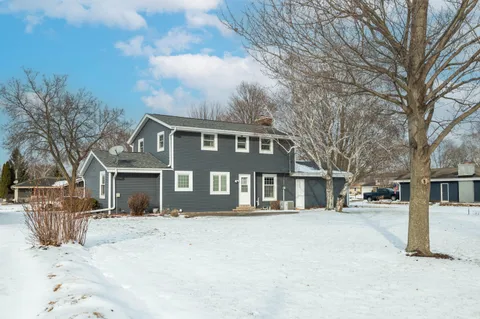 $424,900 | 1107 Dogwood Lane, Waukesha, WI 53189