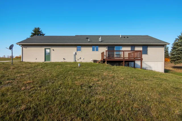 $376,000 | 20756 200th Avenue, Tustin, MI 49688