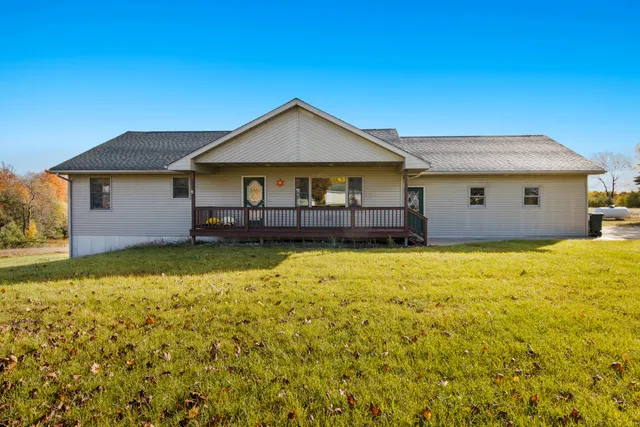 $376,000 | 20756 200th Avenue, Tustin, MI 49688