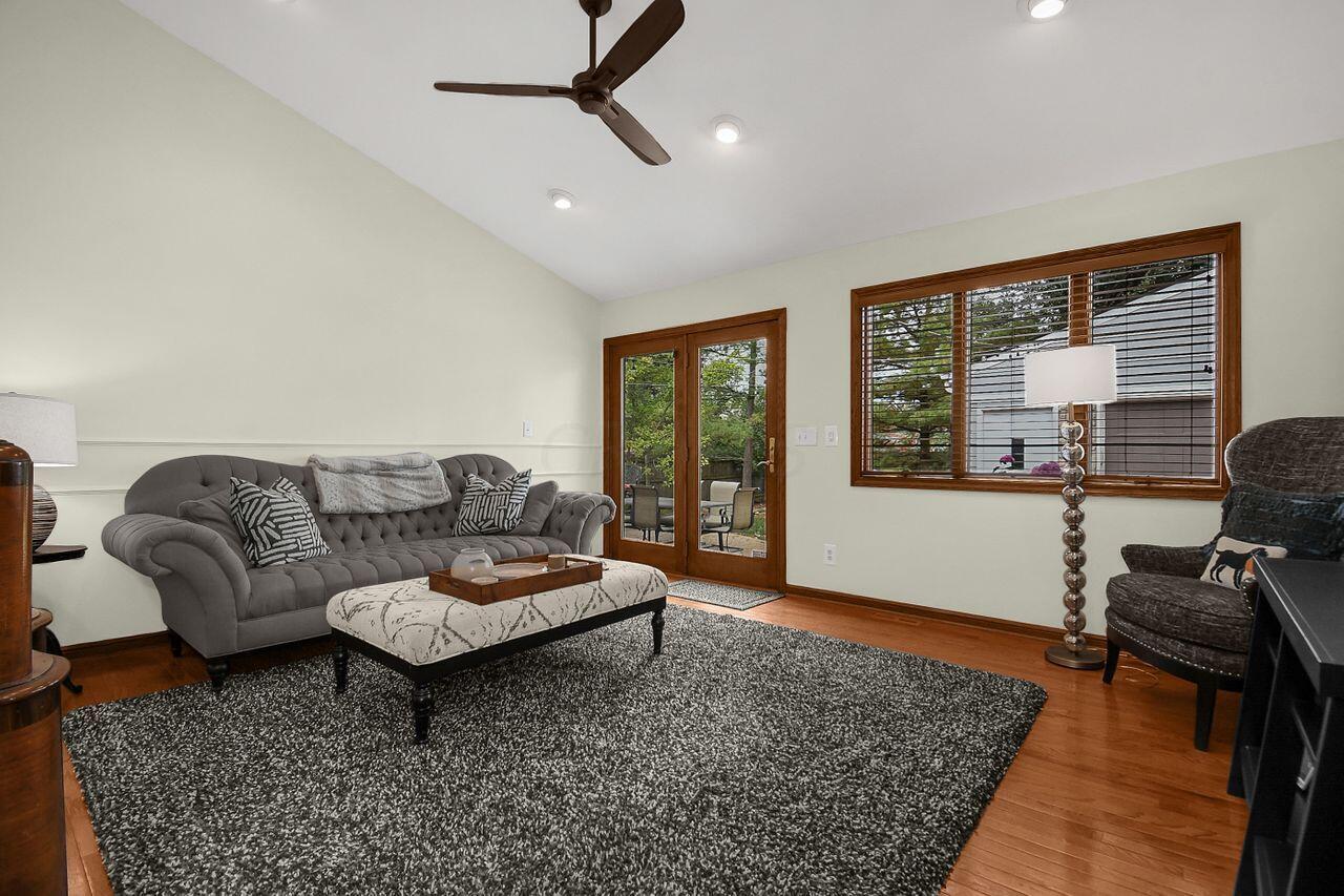 2210 Edgevale Road Columbus, OH 43221 - Photo 10 of 43 12