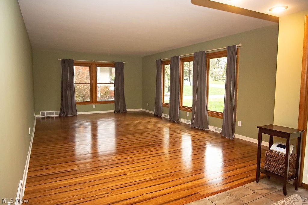 3234 Stanley Road Akron, OH 44333 - Photo 3 of 25 Gallery Image 3