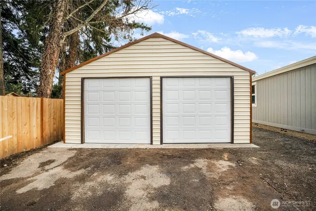 $410,000 | 15919 81st Avenue East, Puyallup, WA 98375