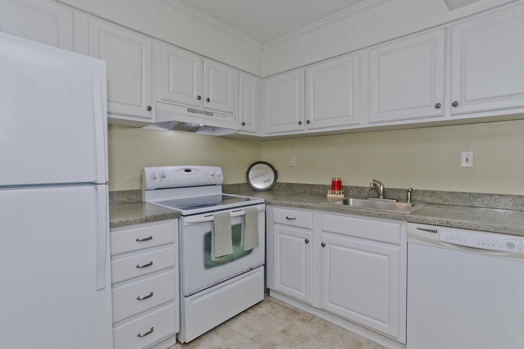 45 Nassau Drive, Unit 45 Springfield, MA 01129 - Photo 9 of 22