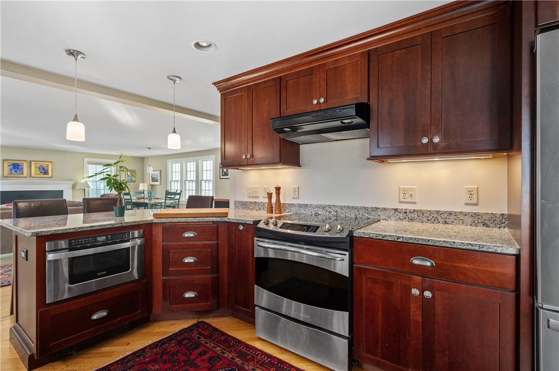 94 Abbott Run Valley Road Cumberland, RI 02864 - Photo 11 of 42