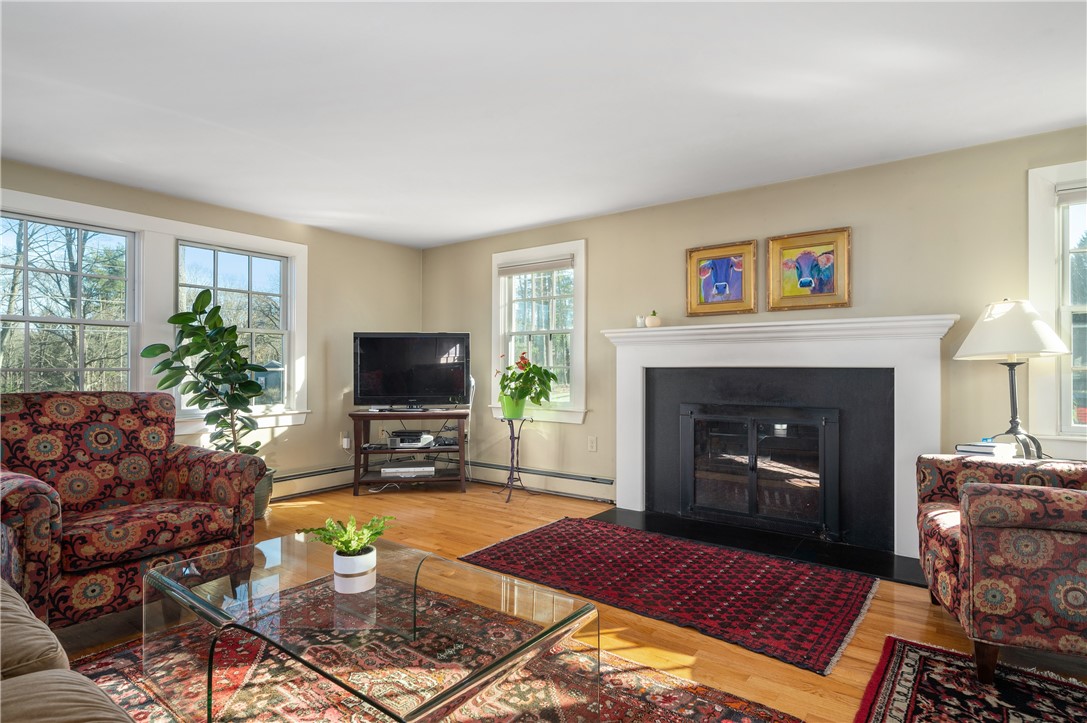 94 Abbott Run Valley Road Cumberland, RI 02864 - Photo 4 of 42