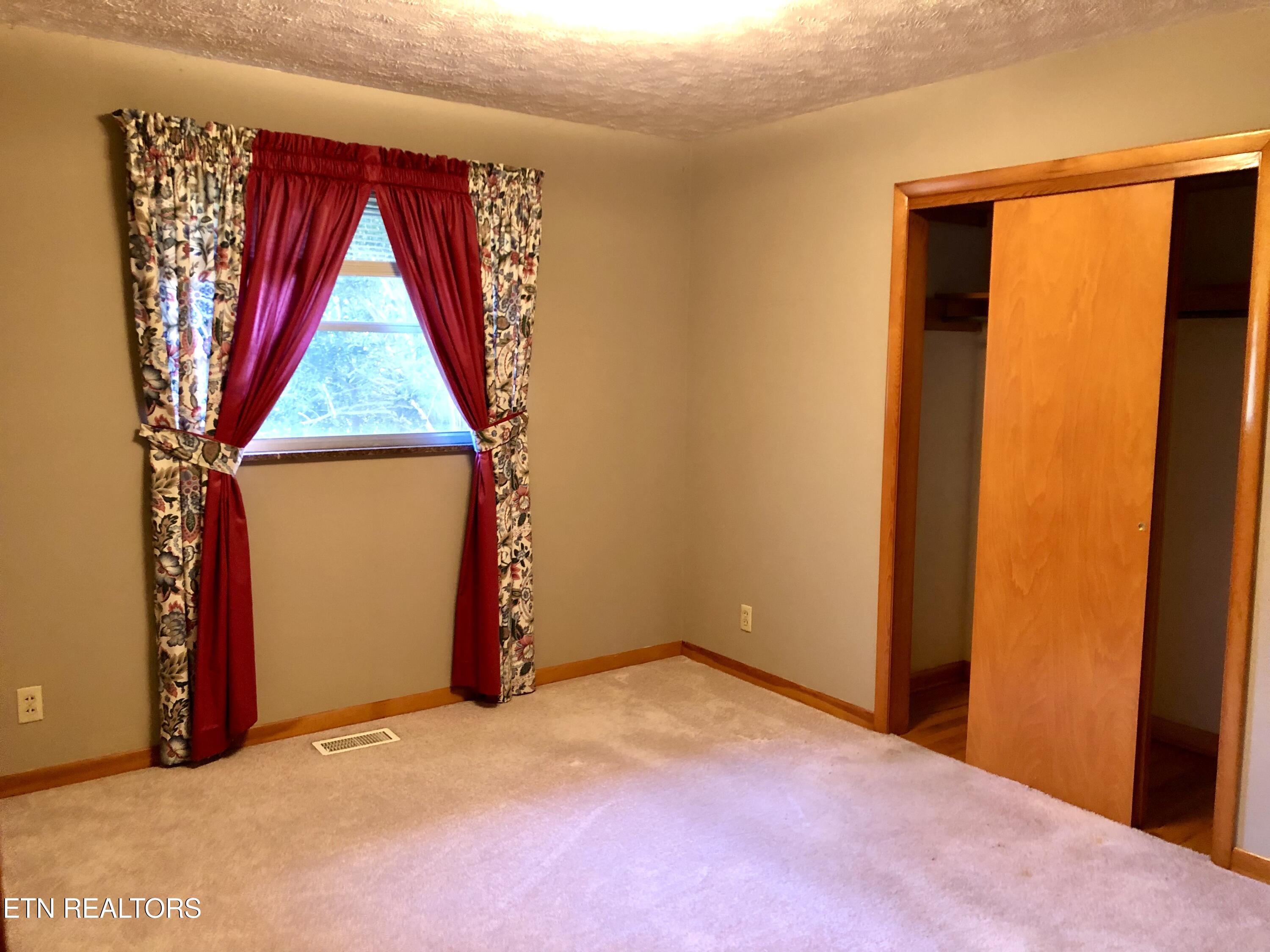 154 East Wolf Valley Road Heiskell, TN 37754 - Photo 24 of 40 IMG_3132
