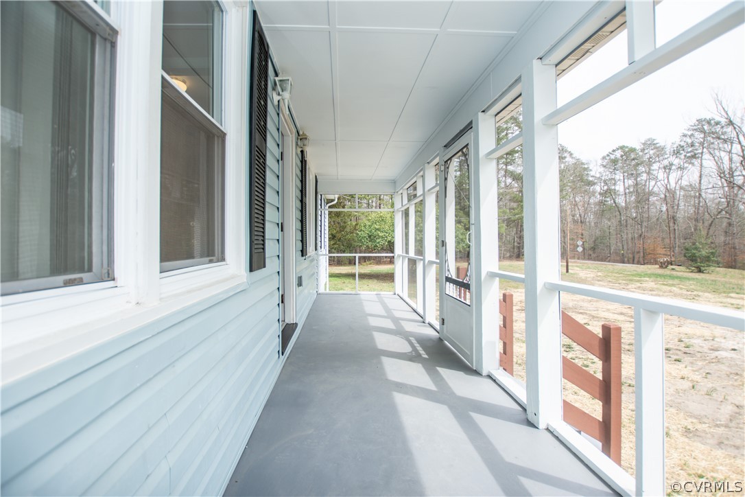 11100 Hitchcock Road Disputanta, VA 23842 - Photo 3 of 34 Gallery Image 3