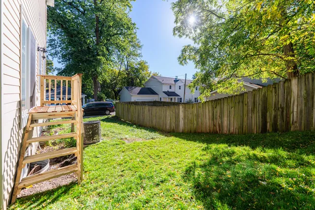 a view of backyard with a garden