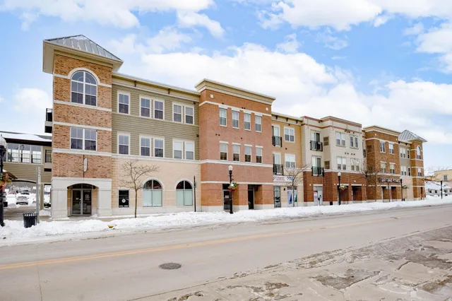 $242,500 | 111 West Fulton Street, Unit 212, Edgerton, WI 53534