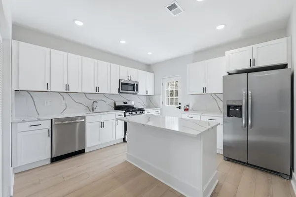 $3,500 | 1205 Hillside Place, Unit 1, North Bergen, NJ 07047