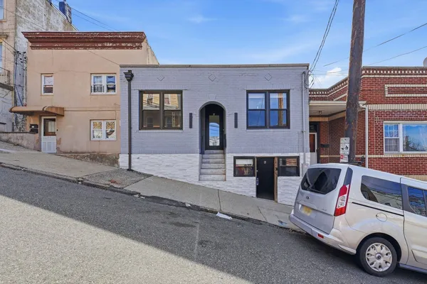 $3,500 | 1205 Hillside Place, Unit 1, North Bergen, NJ 07047
