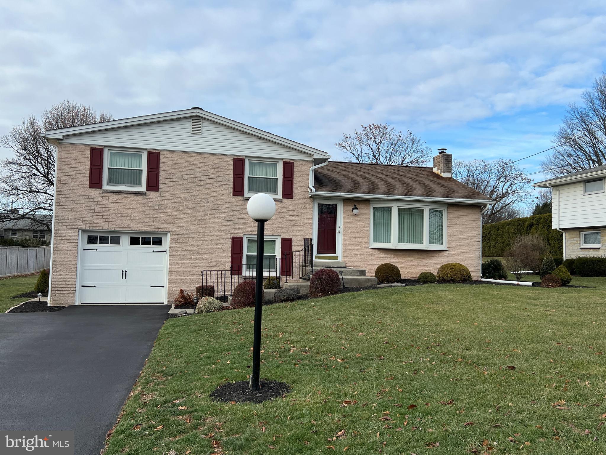 7 Clearview Drive Lebanon, PA 17042 - Photo 2 of 34 Front of home from street