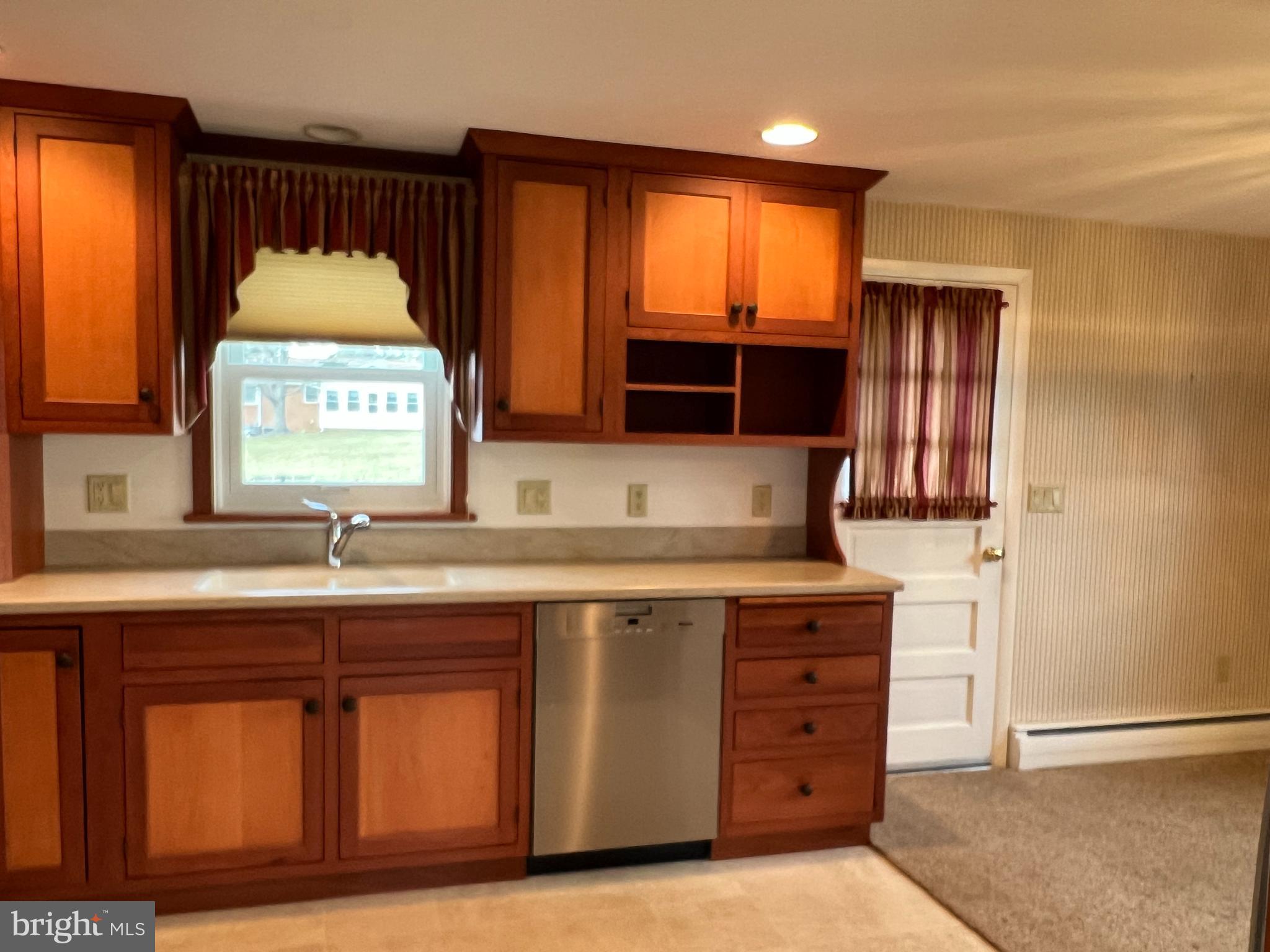 7 Clearview Drive Lebanon, PA 17042 - Photo 5 of 34 Entering kitchen from living room