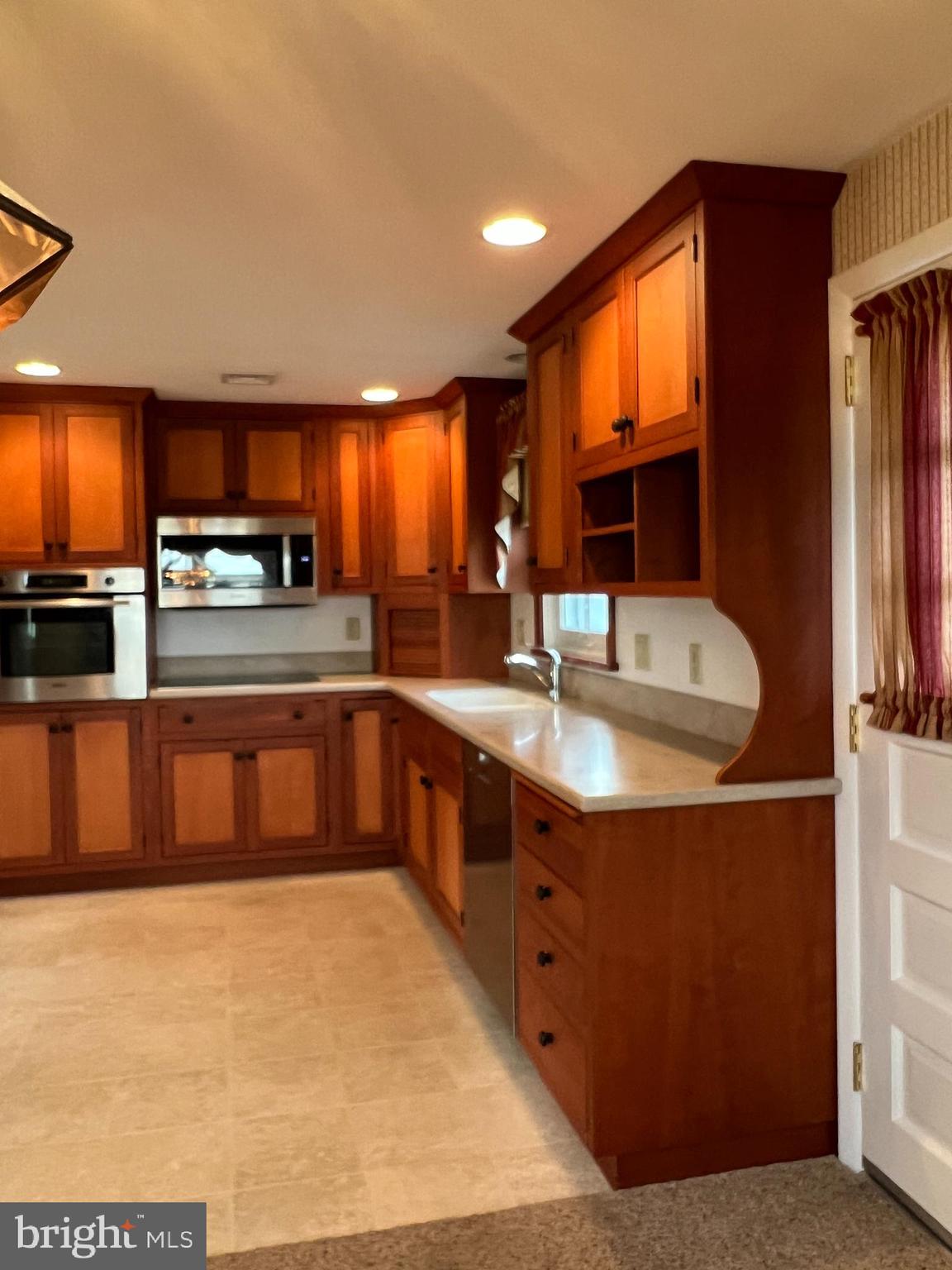 7 Clearview Drive Lebanon, PA 17042 - Photo 6 of 34 Kitchen from dining area