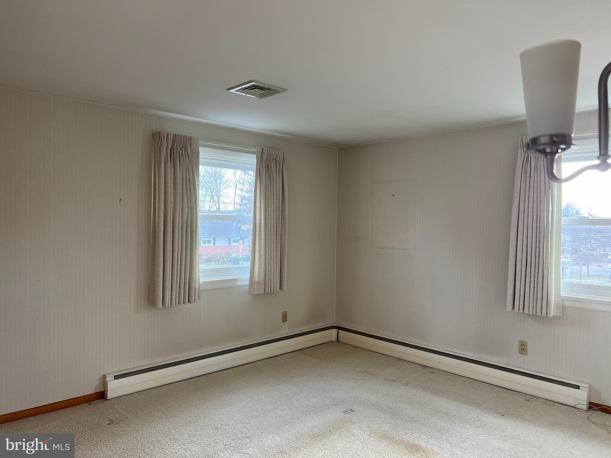 7 Clearview Drive Lebanon, PA 17042 - Photo 10 of 34 Primary Bedroom - Carpet over hardwood