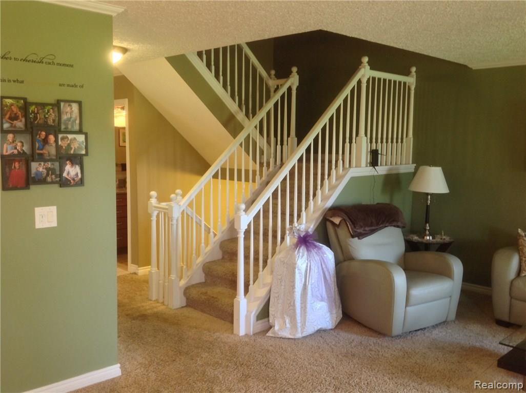 952 Golfview Court Rochester, MI 48307 - Photo 30 of 36 new stair rails