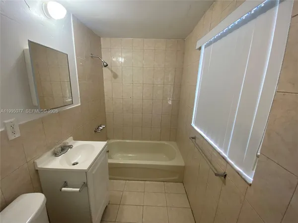 $2,100 | 5905 Northwest 3rd Avenue, Unit 2/2, Miami, FL 33127
