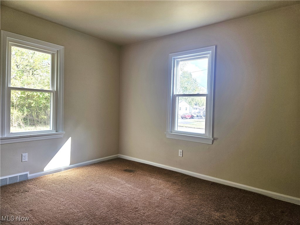 1890 Mathews Road Youngstown, OH 44514 - Photo 13 of 25 First floor bedroom