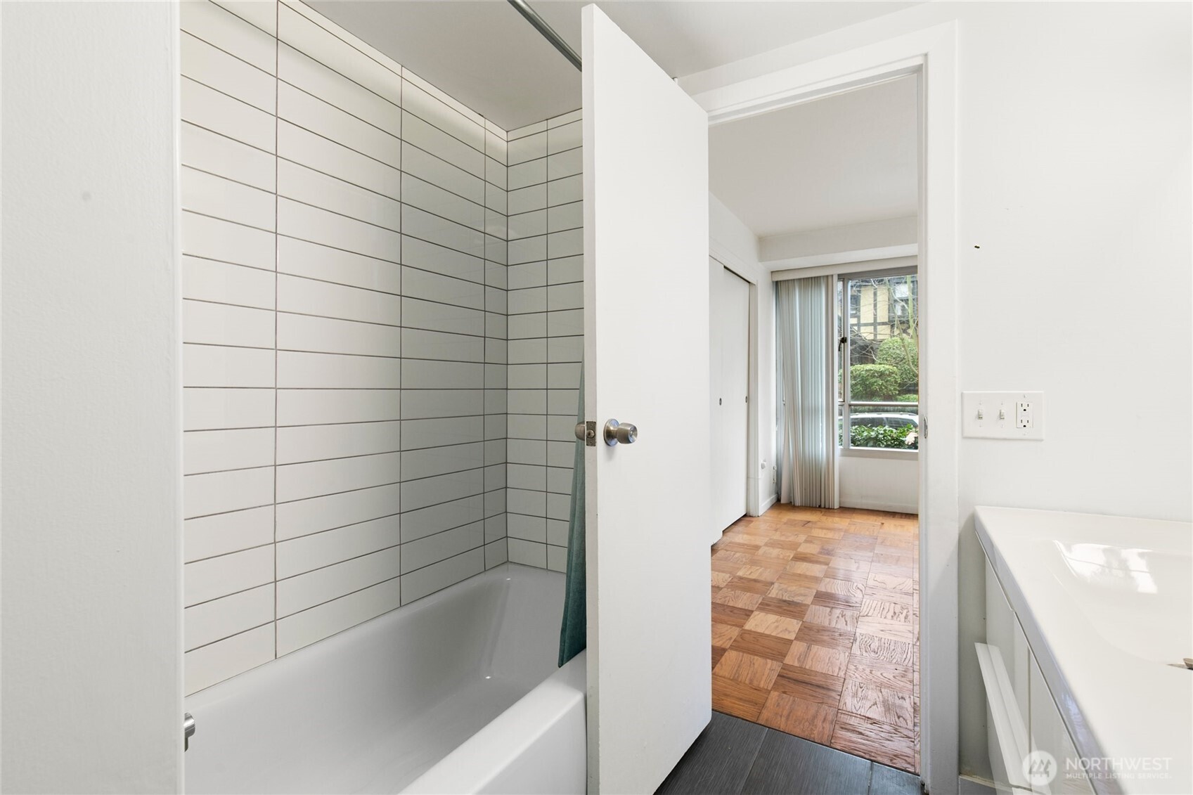 1221 Minor Avenue, Unit 109 Seattle, WA 98101 - Photo 21 of 36