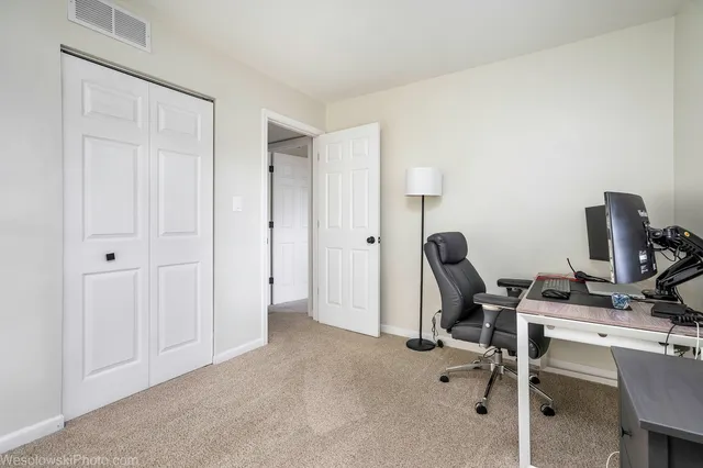 $233,000 | 145 Ann Court, Unit A, Bartlett, IL 60103