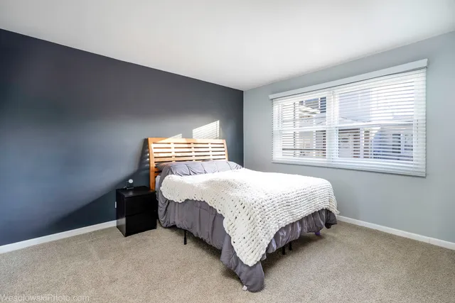 $233,000 | 145 Ann Court, Unit A, Bartlett, IL 60103