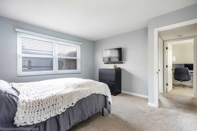 $233,000 | 145 Ann Court, Unit A, Bartlett, IL 60103