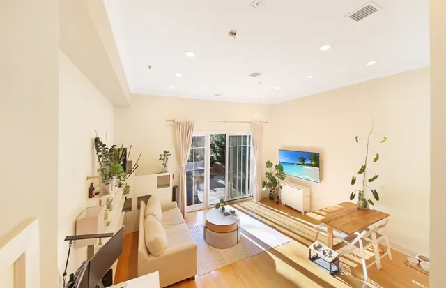 $3,200 | 61 Grand Street, Unit 1E, Jersey City, NJ 07302