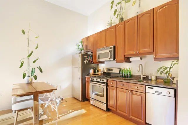 $3,200 | 61 Grand Street, Unit 1E, Jersey City, NJ 07302