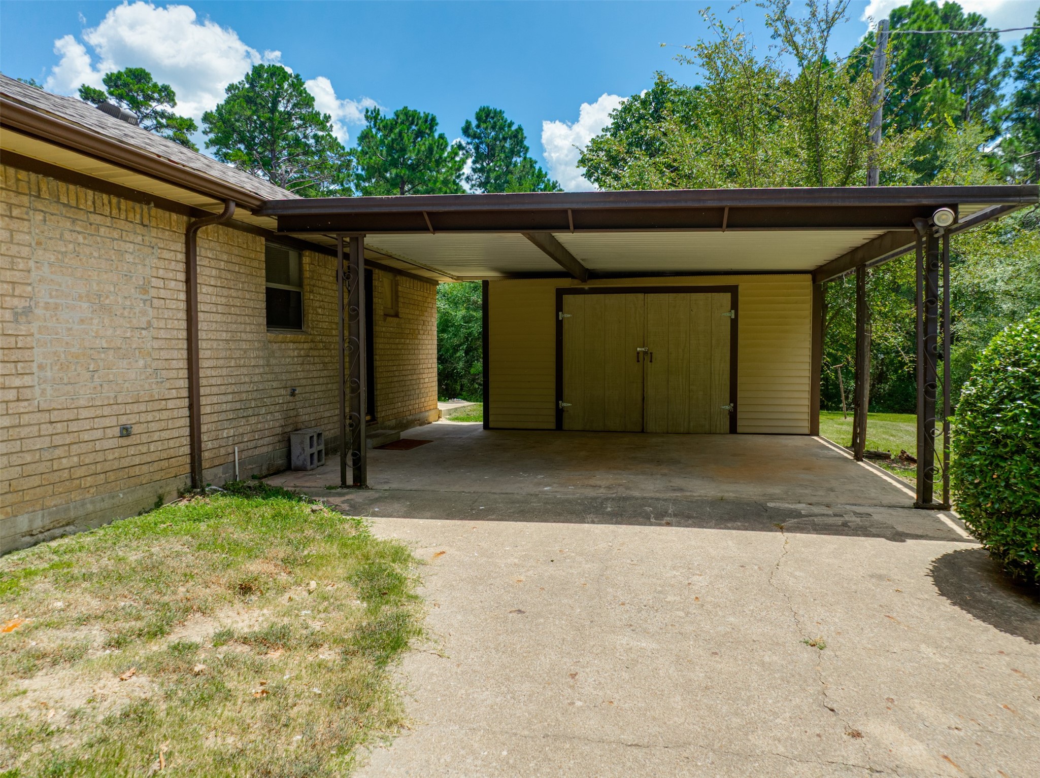 302 An County Road 3914 Palestine, TX 75801 - Photo 4 of 44 a view of backyard with green space