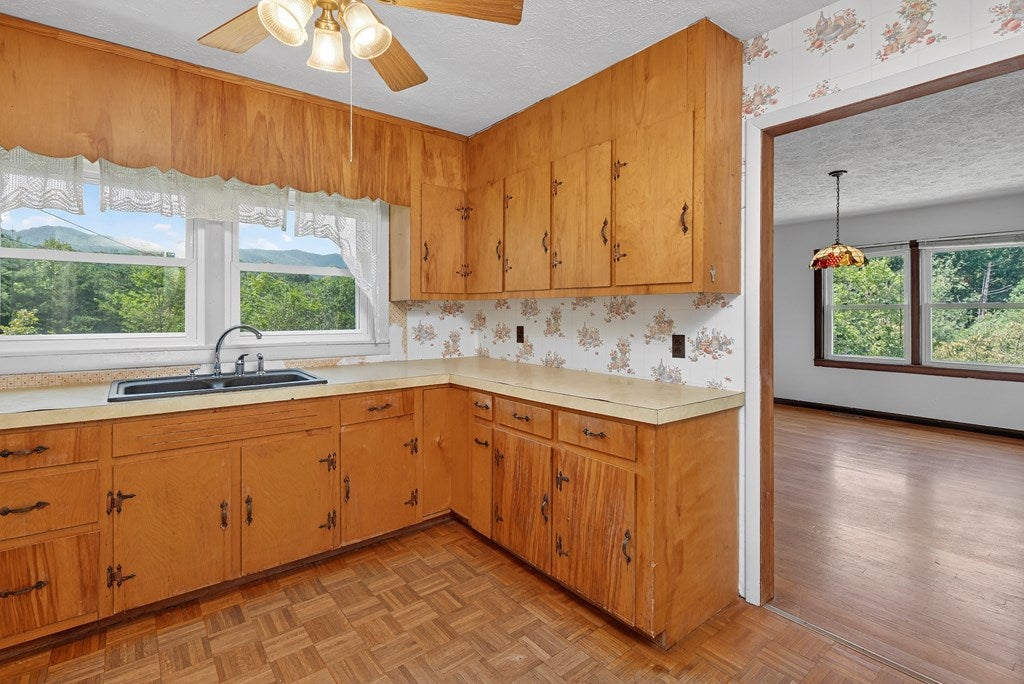 22129 Fisher Hollow Road Damascus, VA 24236 - Photo 22 of 38 Gallery Image 22