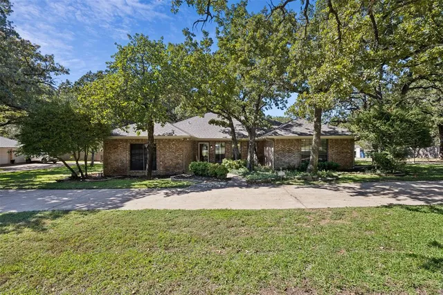 $4,000 | 2200 Shadow Creek Court, Southlake, TX 76092
