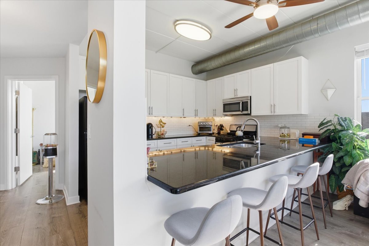 1155 West Madison Street, Unit 501 Chicago, IL 60607 - Photo 2 of 17