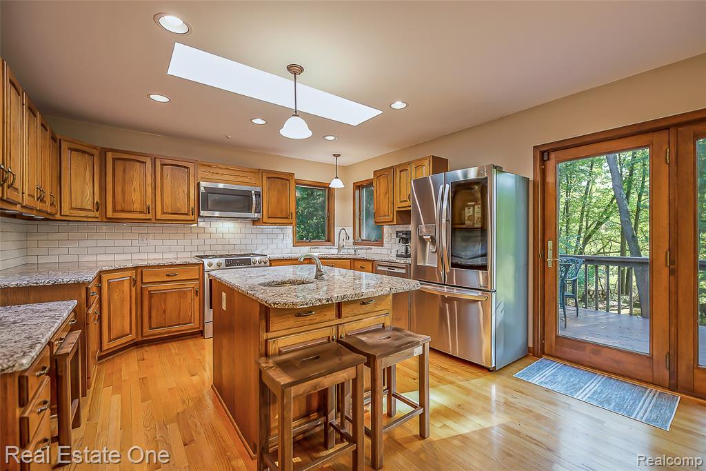 11390 Ridge Road South Lyon, MI 48178 - Photo 8 of 54