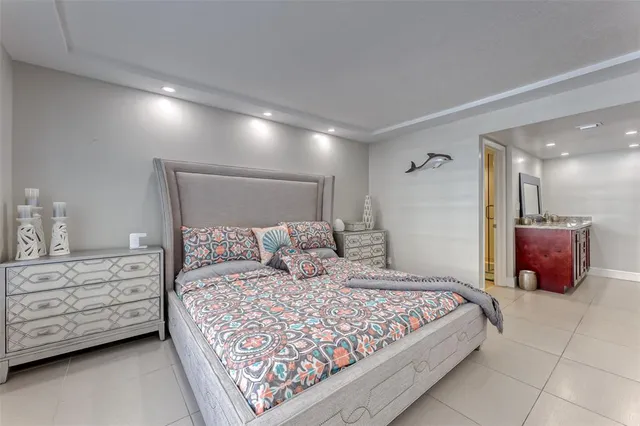 $999,999 | 3900 Galt Ocean Drive, Unit 712, Fort Lauderdale, FL 33308