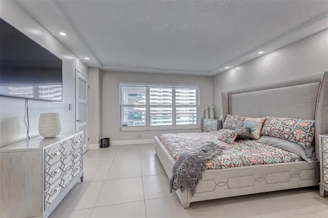 $999,999 | 3900 Galt Ocean Drive, Unit 712, Fort Lauderdale, FL 33308