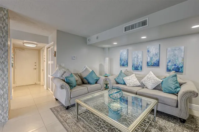 $999,999 | 3900 Galt Ocean Drive, Unit 712, Fort Lauderdale, FL 33308