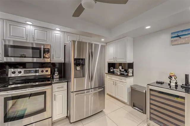 $999,999 | 3900 Galt Ocean Drive, Unit 712, Fort Lauderdale, FL 33308