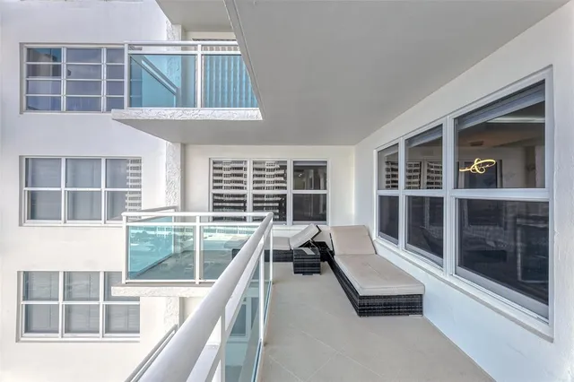 $999,999 | 3900 Galt Ocean Drive, Unit 712, Fort Lauderdale, FL 33308