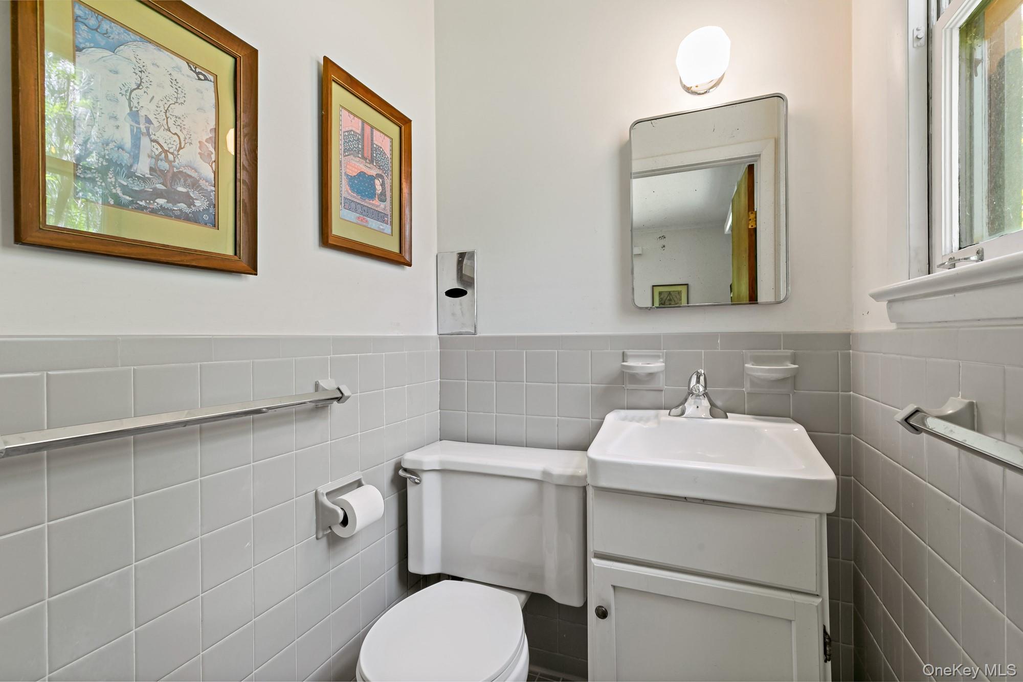 538 Croton Heights Road Yorktown Heights, NY 10598 - Photo 13 of 24 Half bath dedicated to second bedroom.