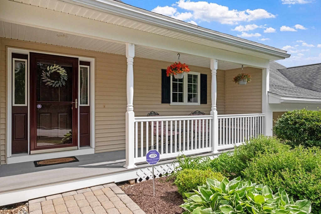 31 Shaker Hill Road, Unit 31 Hooksett, NH 03106 - Photo 1 of 42 Gallery Image 1