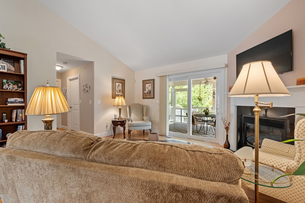 31 Shaker Hill Road, Unit 31 Hooksett, NH 03106 - Photo 14 of 42 Gallery Image 14